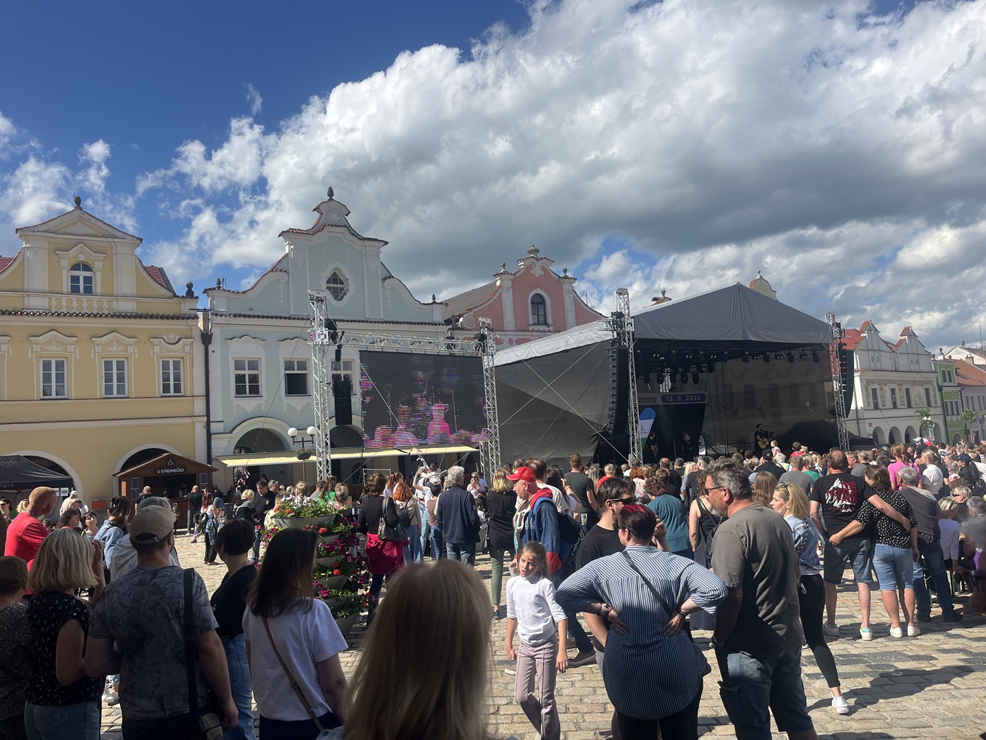 namesti